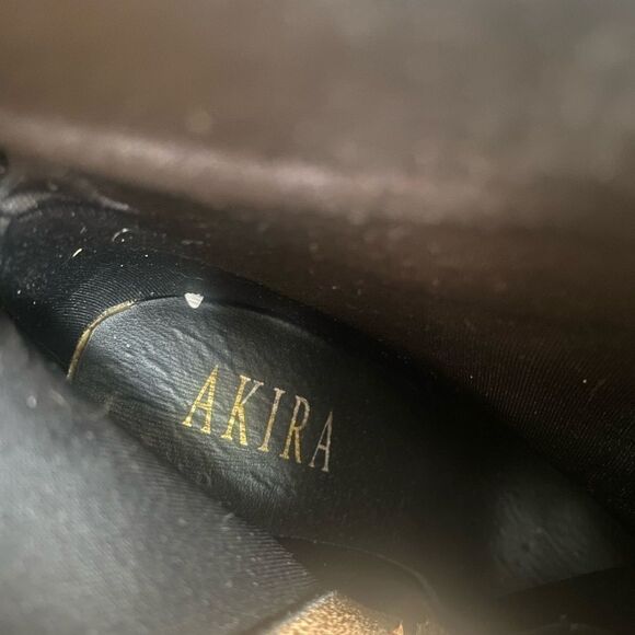 AKIRA ENCHANTING SIZE 39 ZIPUP 4” HEELED BOOTS - Picture 6 of 6